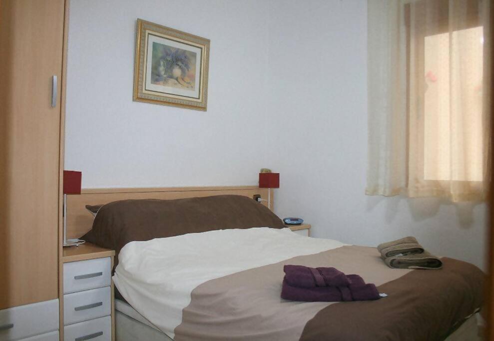 Beachside Apartment In The Centre Of 엘 캄펠로 외부 사진