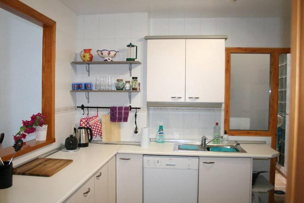 Beachside Apartment In The Centre Of 엘 캄펠로 외부 사진