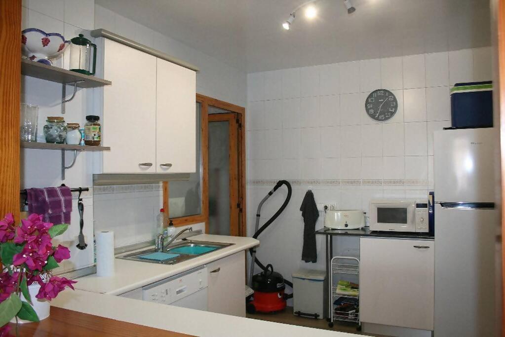 Beachside Apartment In The Centre Of 엘 캄펠로 외부 사진