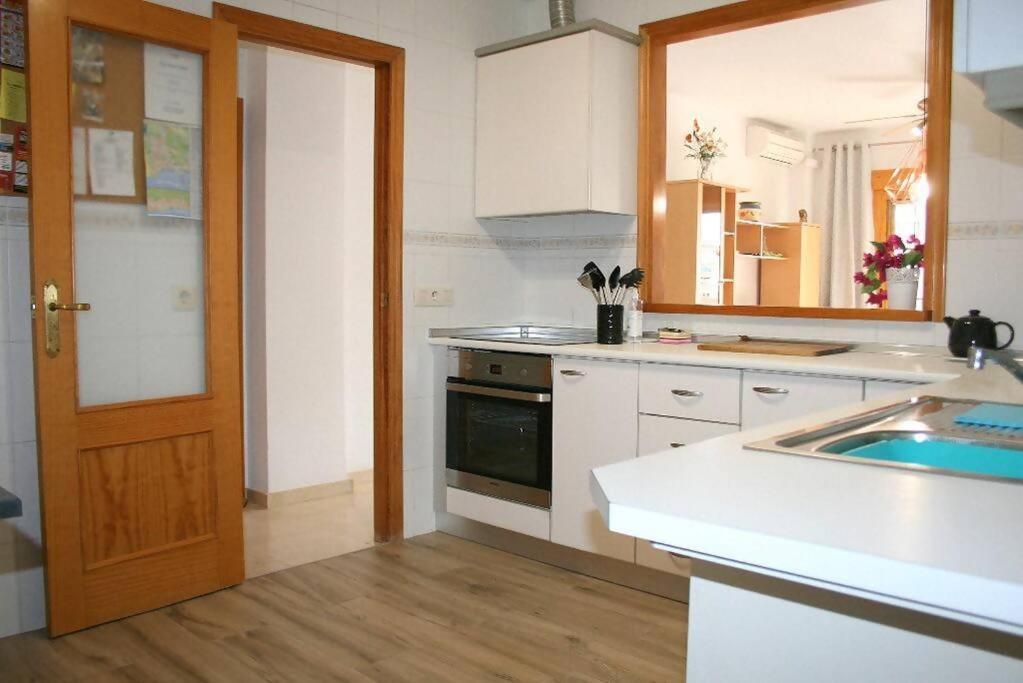 Beachside Apartment In The Centre Of 엘 캄펠로 외부 사진